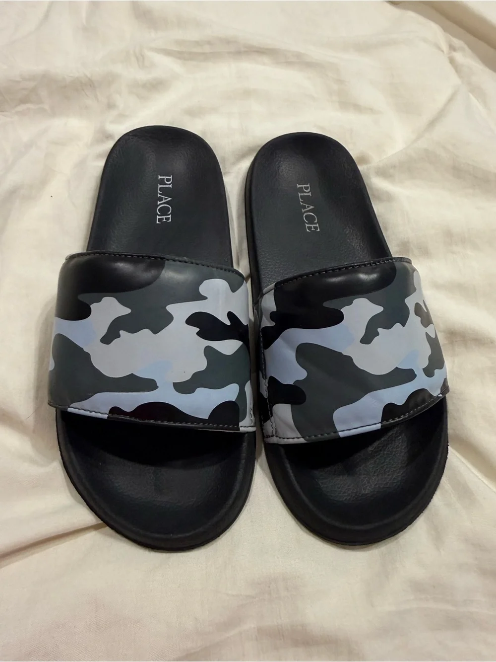 The Children’s Place Boys Camo Slide Sandals | Size 1